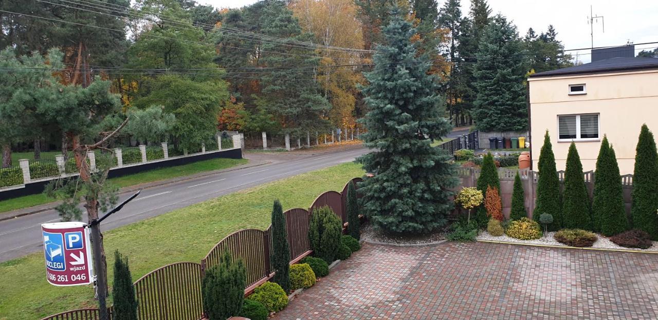 Pokoje Goscinne U Marka Tuszyn Exterior foto