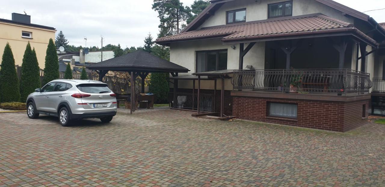 Pokoje Goscinne U Marka Tuszyn Exterior foto
