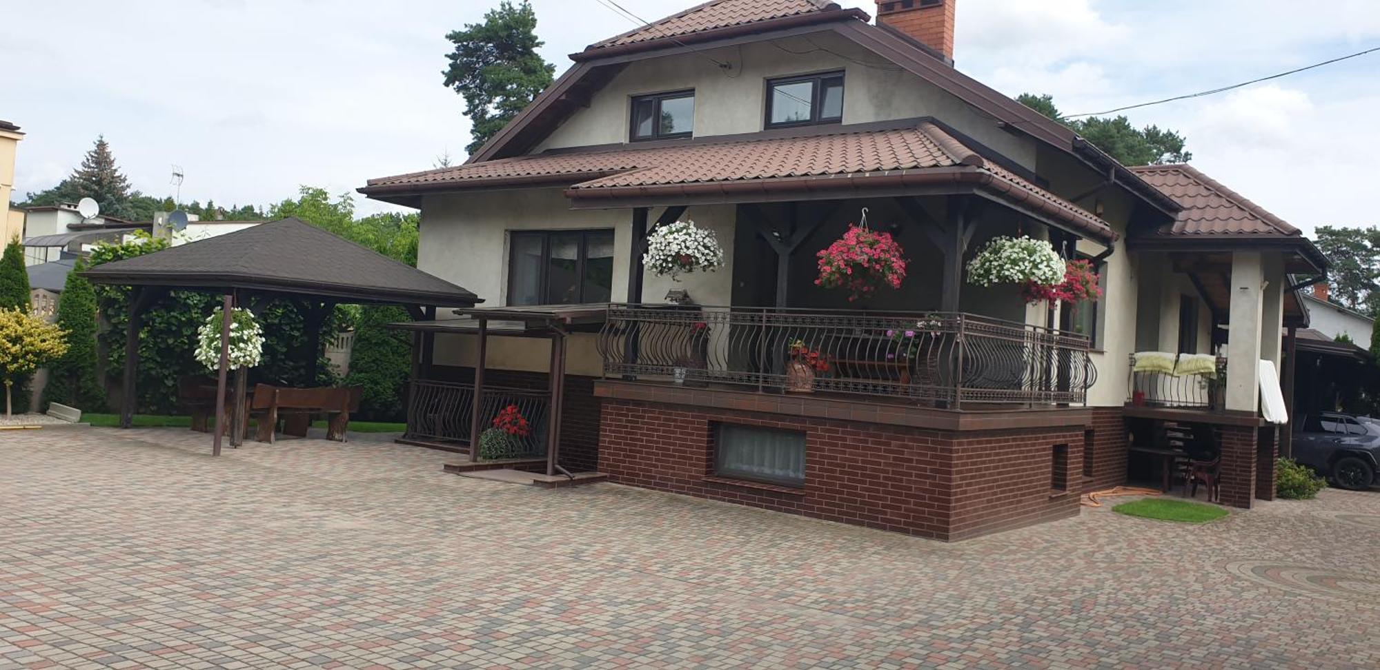 Pokoje Goscinne U Marka Tuszyn Exterior foto